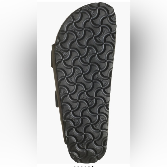 Birkenstock Sandals 💛 - Picture 6 of 9